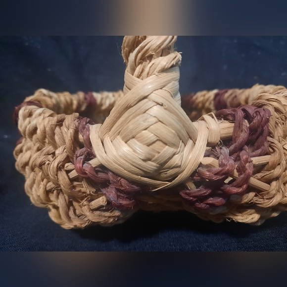 Woven butt egg basket - Picture 4 of 5